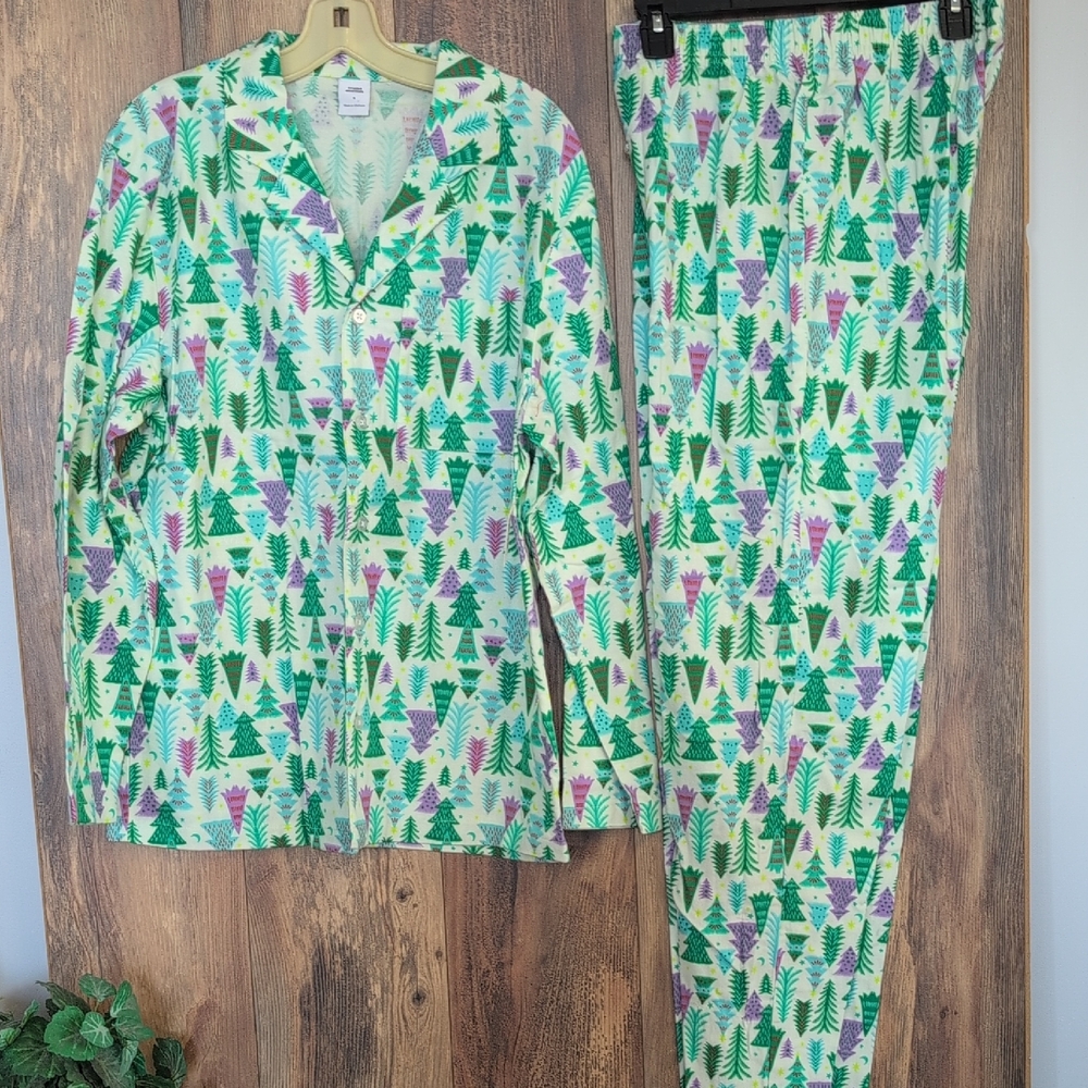 Amazon Essentials Women's Christmas Tree Pajama Set Small         K102